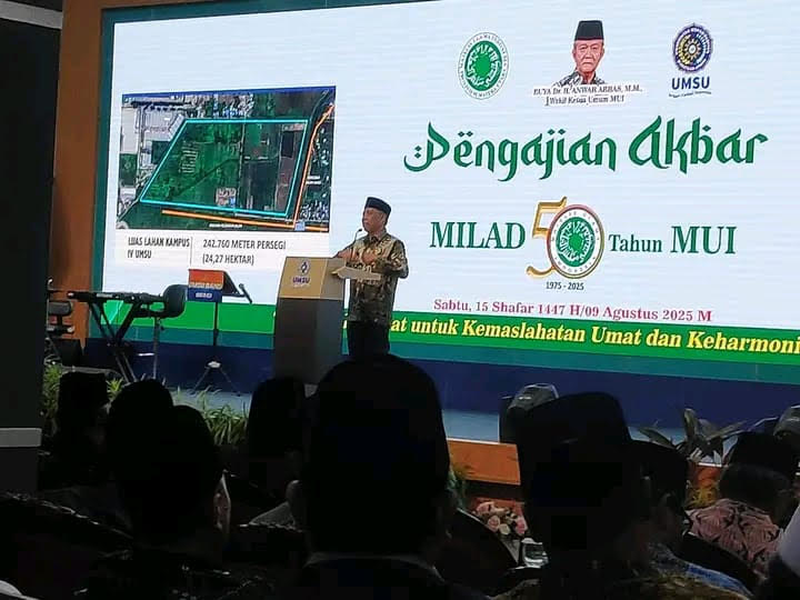 Rektor UMSU , Prof Agussani saat acara Pengajian Akbar Milad 50 Tahun MUI