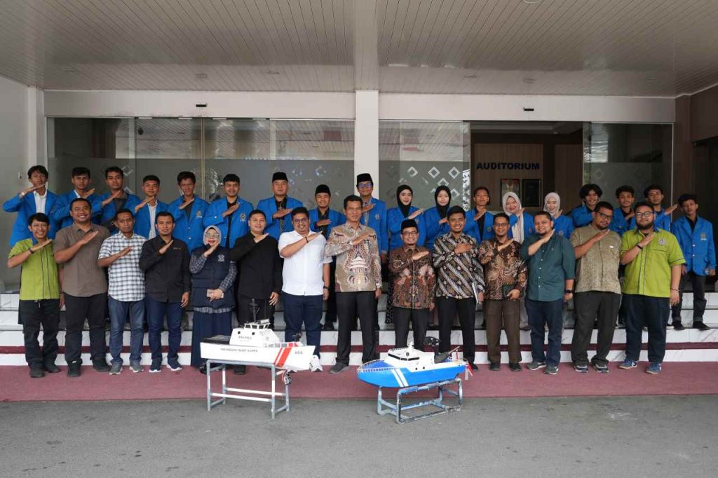 Rektor UMSU Lepas 19 Mahasiswa Berlaga di Kompetisi Nasional KKI, MTQ, dan PEKSIMINAS 2026